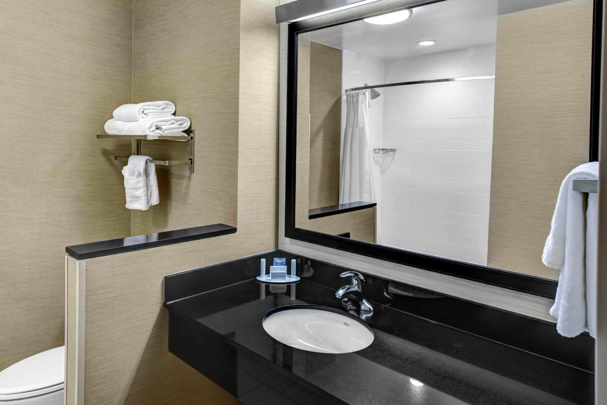 Fairfield Inn & Suites By Marriott Lansing At Eastwood Esterno foto