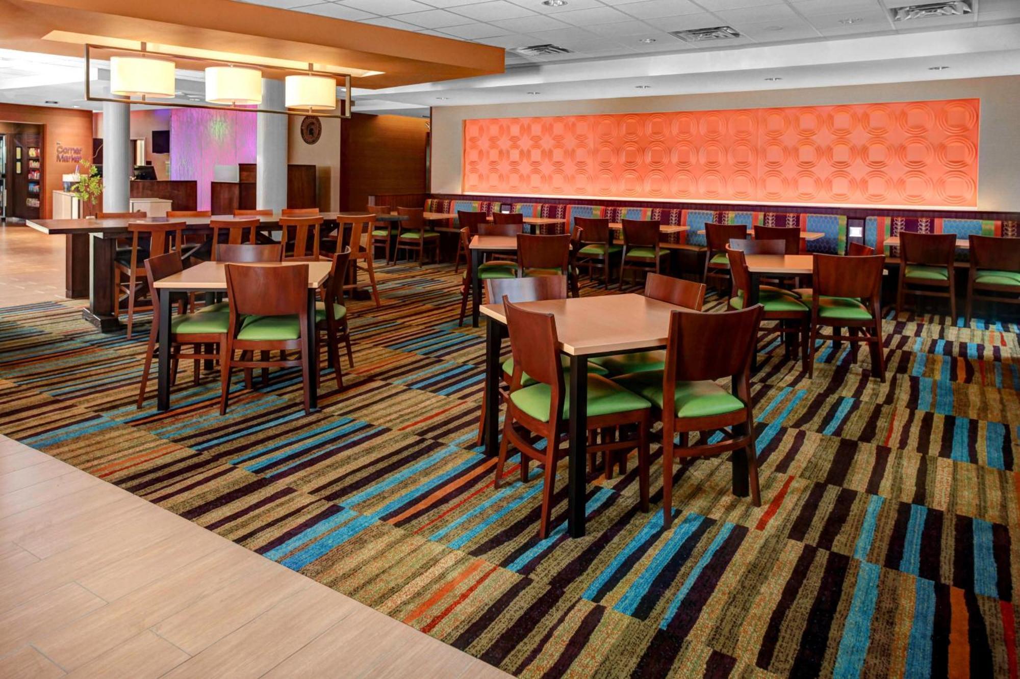 Fairfield Inn & Suites By Marriott Lansing At Eastwood Esterno foto