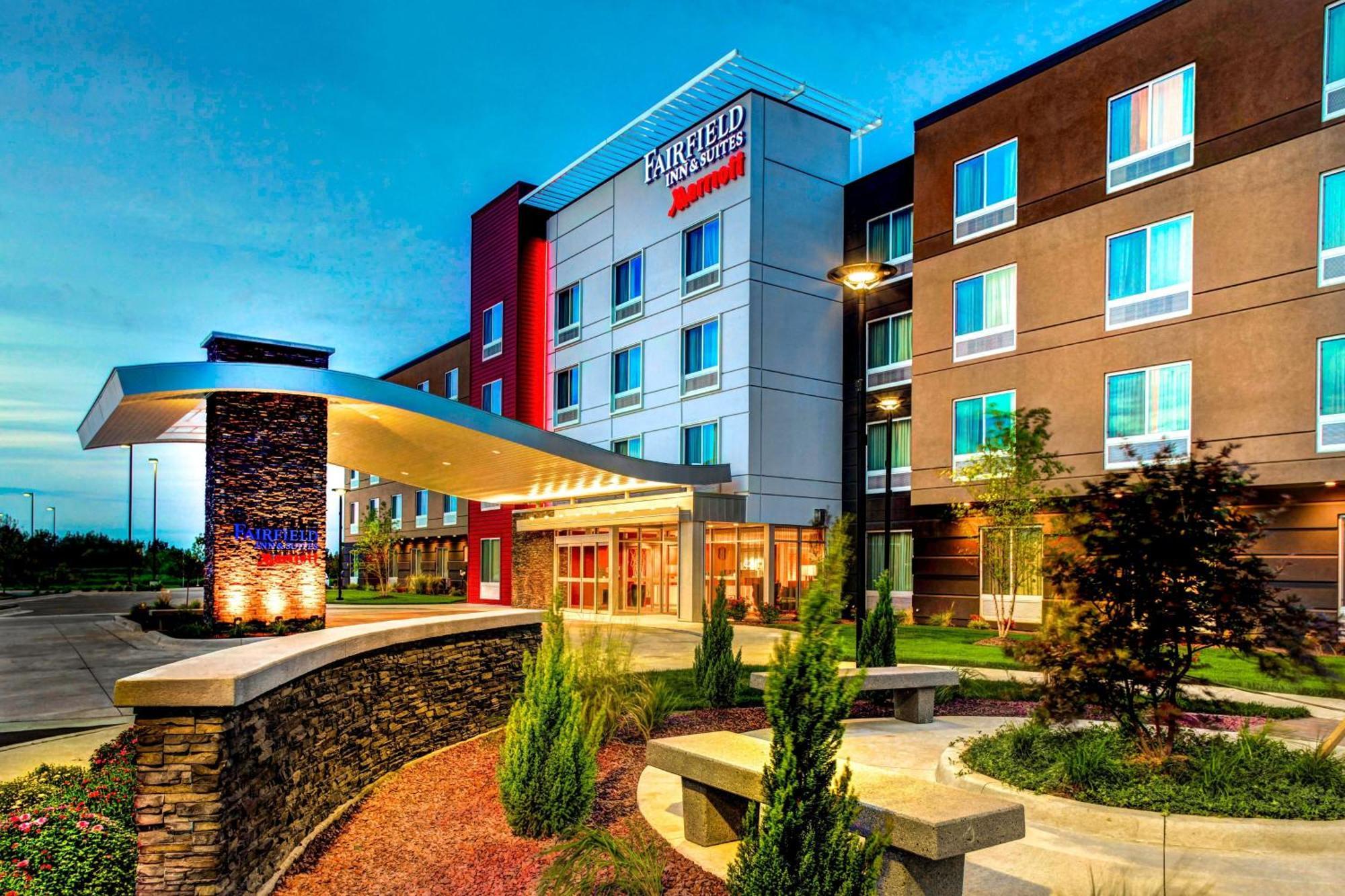 Fairfield Inn & Suites By Marriott Lansing At Eastwood Esterno foto