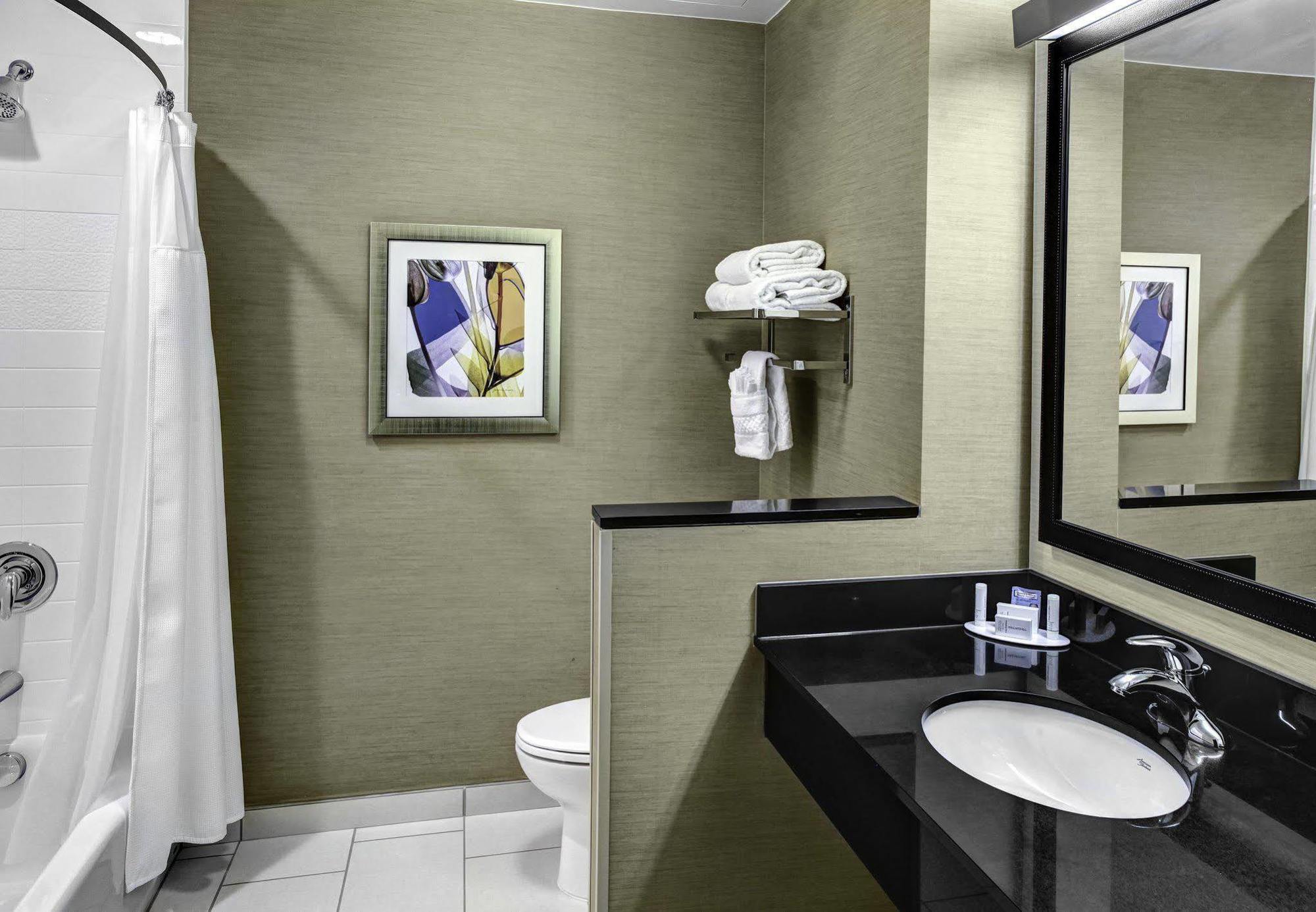 Fairfield Inn & Suites By Marriott Lansing At Eastwood Esterno foto